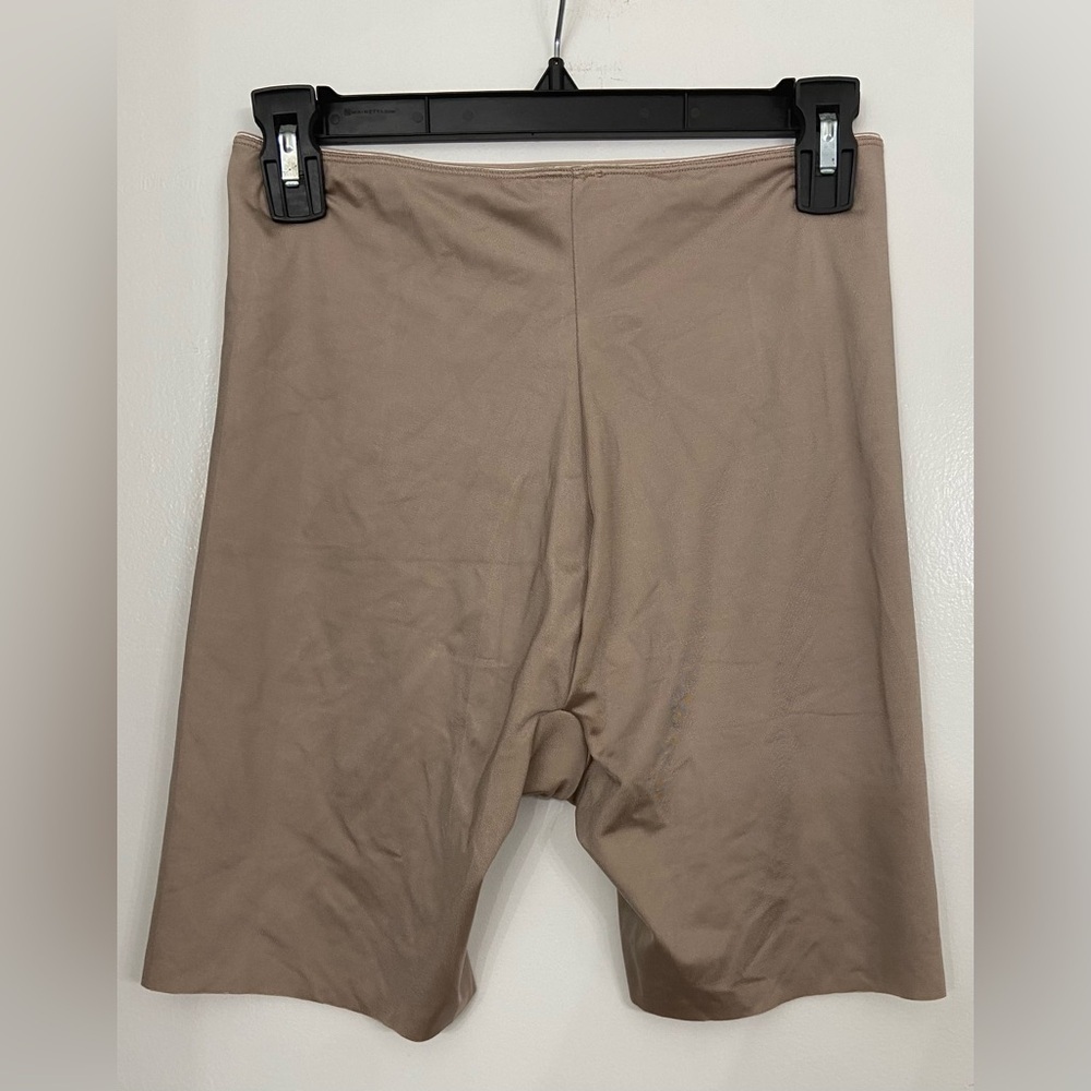 NWT SPANX Simplicity Mid Thigh Shaper Sand Size Large - Picture 6 of 6
